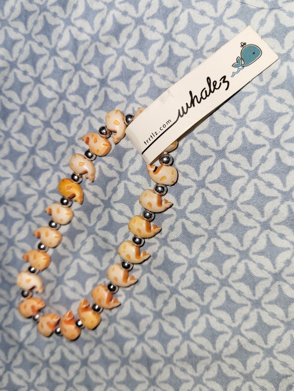 Trrtlz Orange Cream Whalez Bead Stretch Bracelet